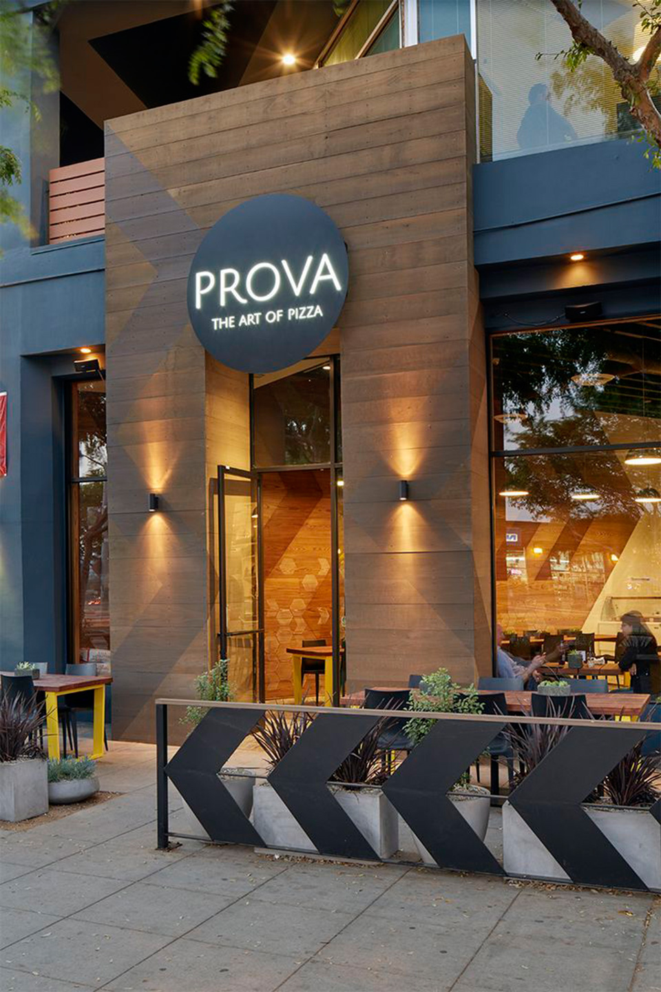 Thiết kế bảng hiệu